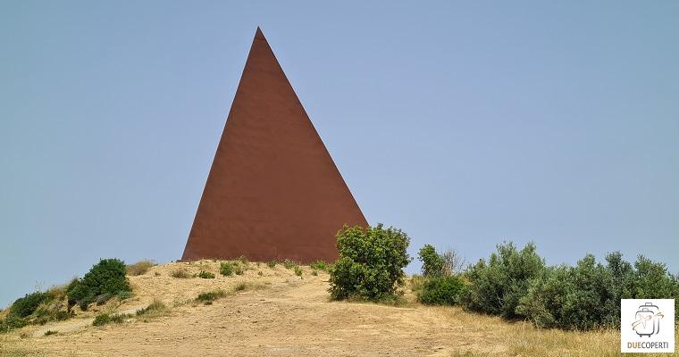 Piramide 38° parallelo - Fiumara d'Arte